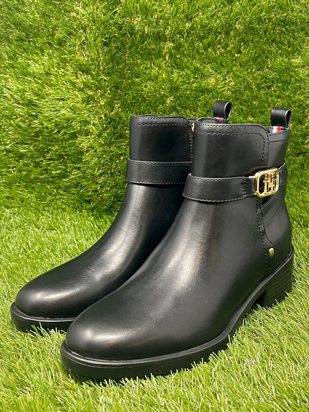 Tommy Hilfiger Women's 7M Ivaide Black Side Zip Bootie
